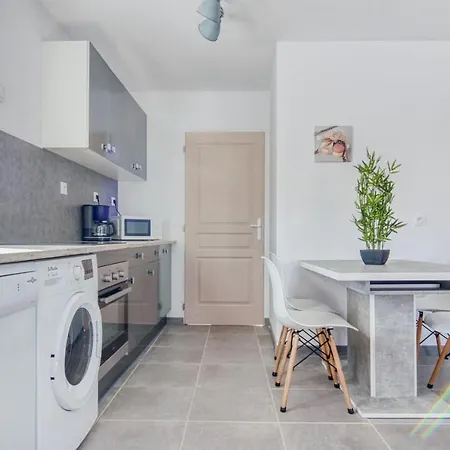 La Petite Occitanie Apartment *